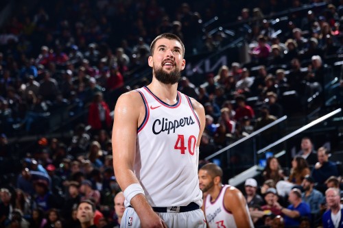 纸糊的防守!快船本场比赛让雷霆在禁区内19投18中