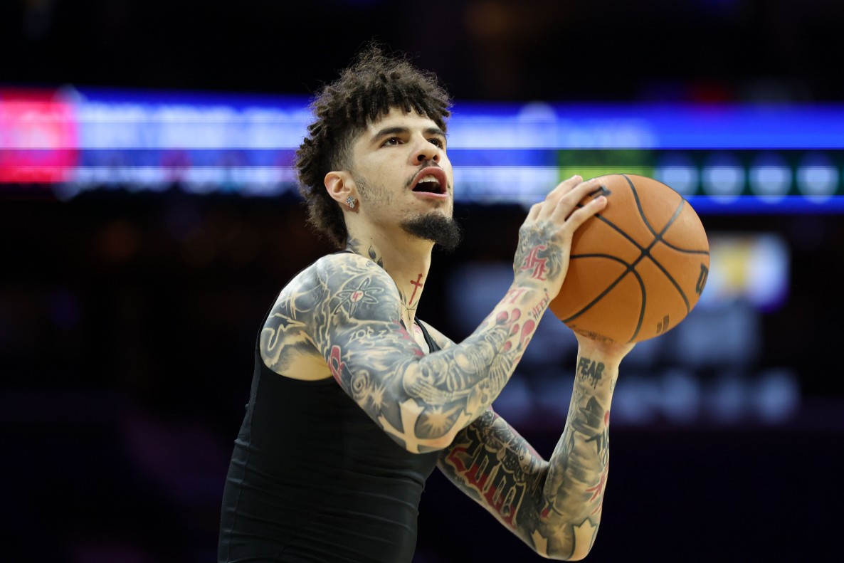 核心缺阵!鲍尔无缘今天战鹈鹕,本赛季四项数据领跑全队