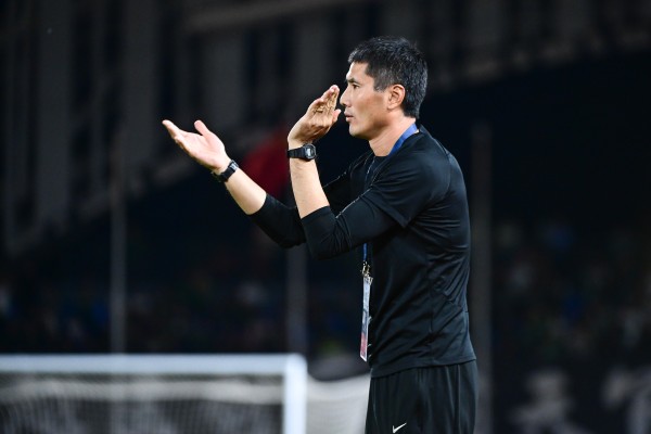 媒体人：邵佳一最大的特点是勤奋，足协敢不敢给他八年时间