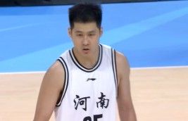 崔晓龙空砍全队最高22分,第三节独得14分带队追分