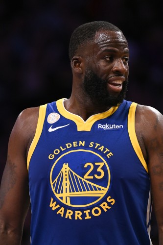 勇士半场命中率达5成,54.2%三分命中率狂飙13记三分