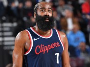 各打一节好球!哈登&科林斯半场合砍37分带队保持领先