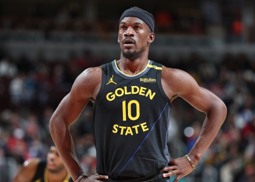 科尔:巴特勒背部酸痛明天出战成疑,追梦也需要观察身体状况