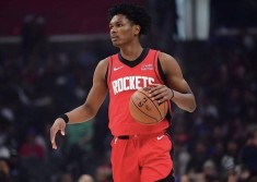 延续状态！阿门半场14中8轰18分6板4助