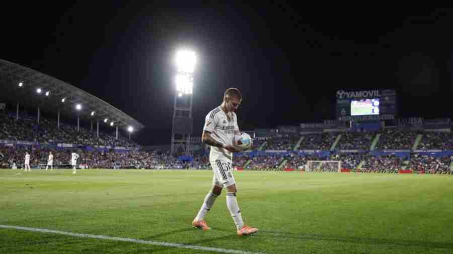 西媒：马斯坦托诺拒绝手术选择保守治疗，康复日期无法确定